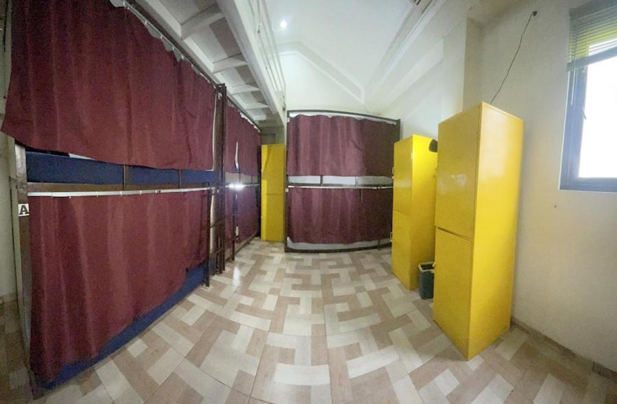 Mador Malang Dorm Hostel Kültér fotó